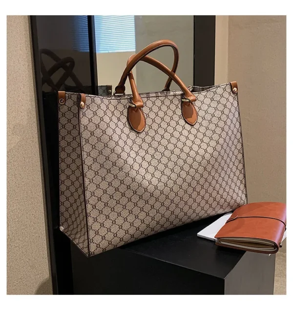 Large-capacity women's bags in Europe and the United States retro shoulder bag classic letters PU commuter handbags women - Image 4