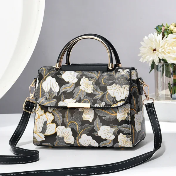 New Women's bags 2025 fashion trend design stripe hit color handbag shoulder bag messenger bag Korean style bag - Image 9