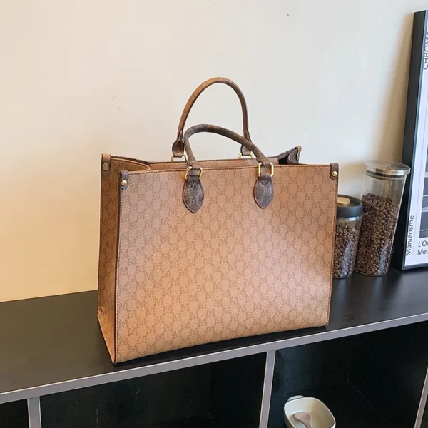Large-capacity women's bags in Europe and the United States retro shoulder bag classic letters PU commuter handbags women - Image 2