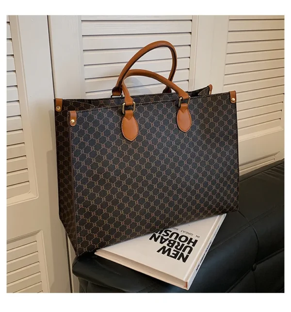 Large-capacity women's bags in Europe and the United States retro shoulder bag classic letters PU commuter handbags women - Image 3